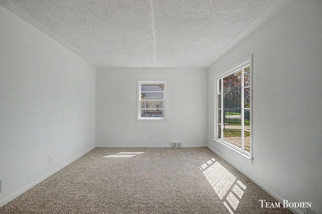2700 Rockwood Court, Wyoming, MI 49519