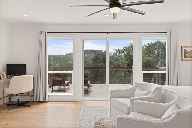 109 Freedom DR, Wimberley, TX 78676