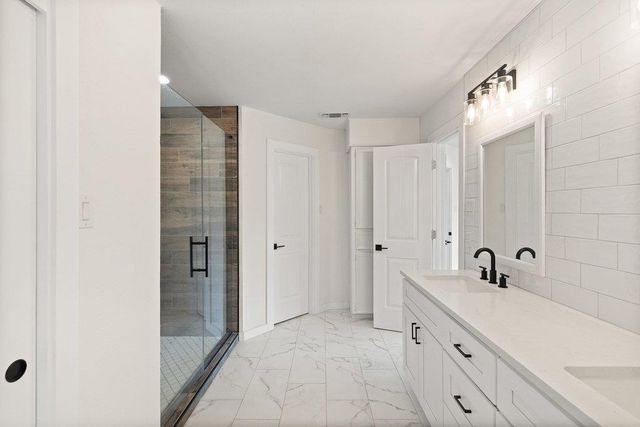 109 Freedom DR, Wimberley, TX 78676