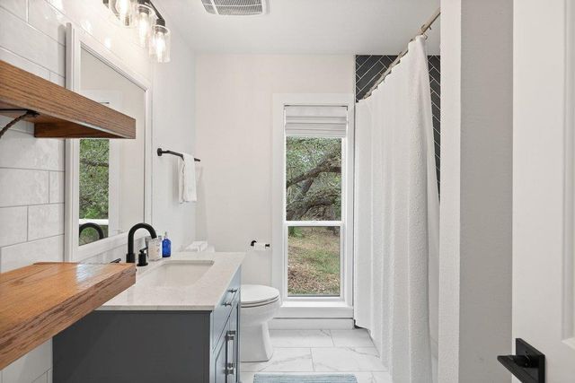 109 Freedom DR, Wimberley, TX 78676