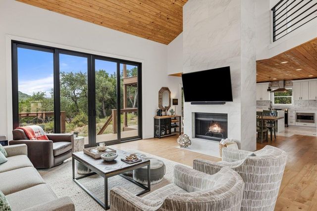 109 Freedom DR, Wimberley, TX 78676