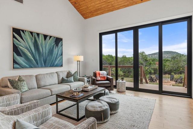 109 Freedom DR, Wimberley, TX 78676