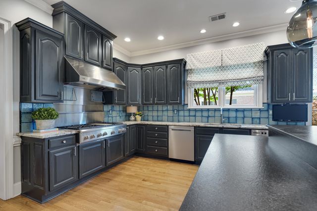 9231 FOREST ESTATES CV, Germantown, TN 38139