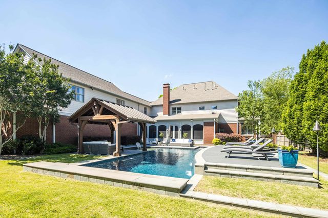 9231 FOREST ESTATES CV, Germantown, TN 38139