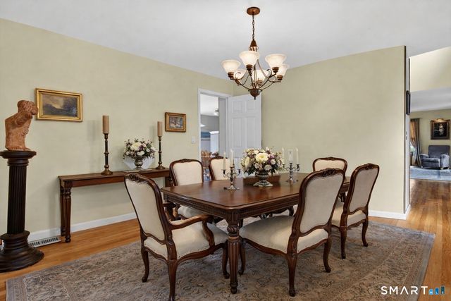 15 Farm Brook Court, Hamden, CT 06514