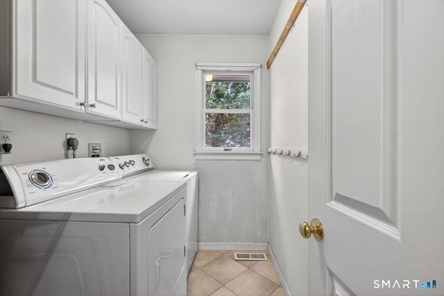 15 Farm Brook Court, Hamden, CT 06514