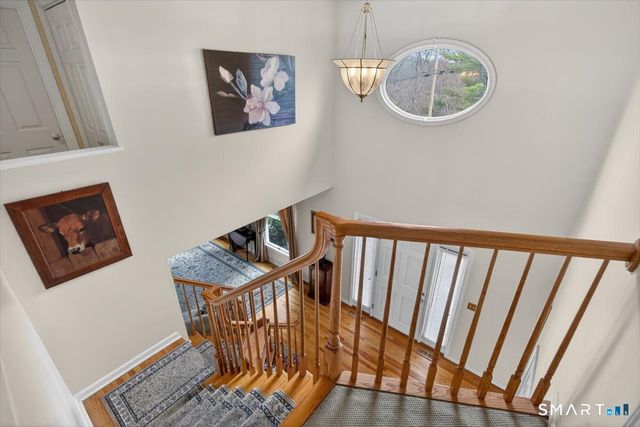 15 Farm Brook Court, Hamden, CT 06514