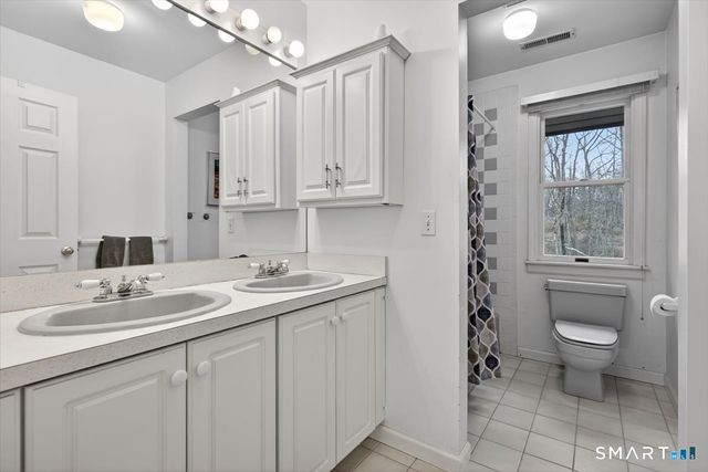 15 Farm Brook Court, Hamden, CT 06514