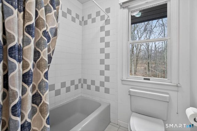 15 Farm Brook Court, Hamden, CT 06514