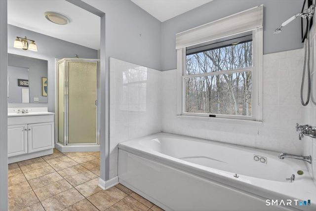 15 Farm Brook Court, Hamden, CT 06514