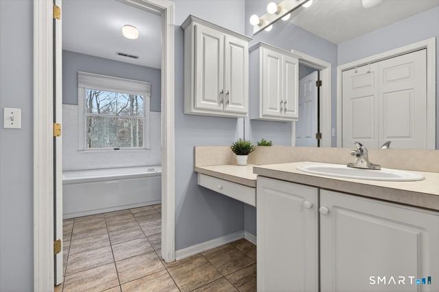 15 Farm Brook Court, Hamden, CT 06514