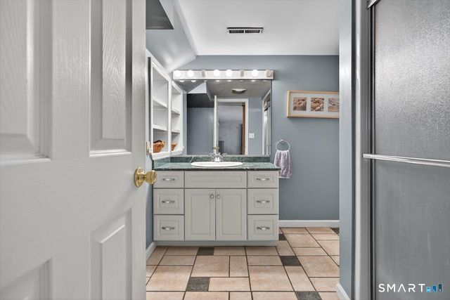 15 Farm Brook Court, Hamden, CT 06514