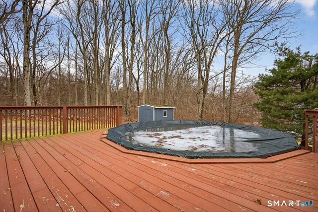 15 Farm Brook Court, Hamden, CT 06514