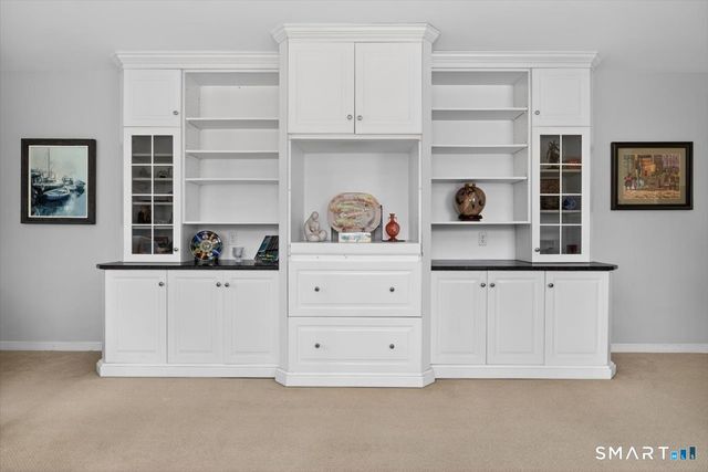 15 Farm Brook Court, Hamden, CT 06514