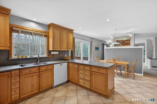 15 Farm Brook Court, Hamden, CT 06514