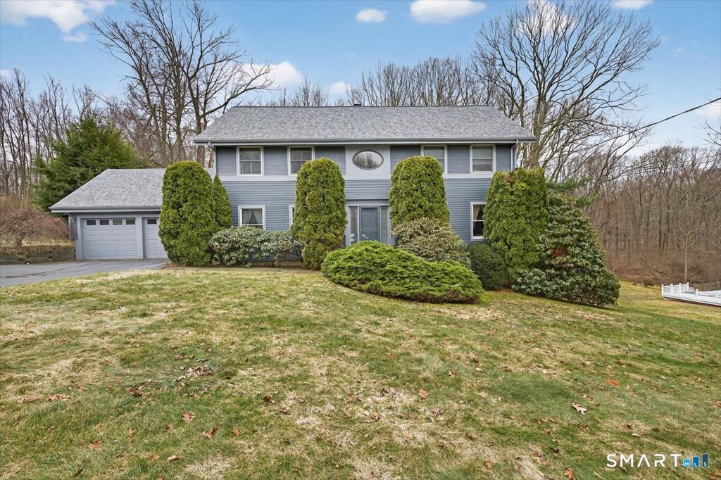 15 Farm Brook Court, Hamden, CT 06514