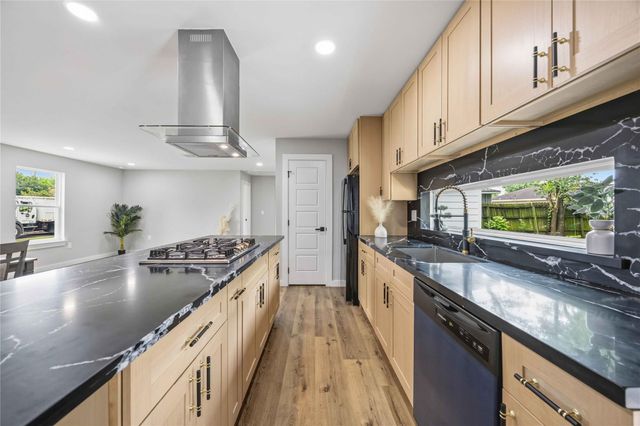 120 Alastair Drive, Pasadena, TX 77506