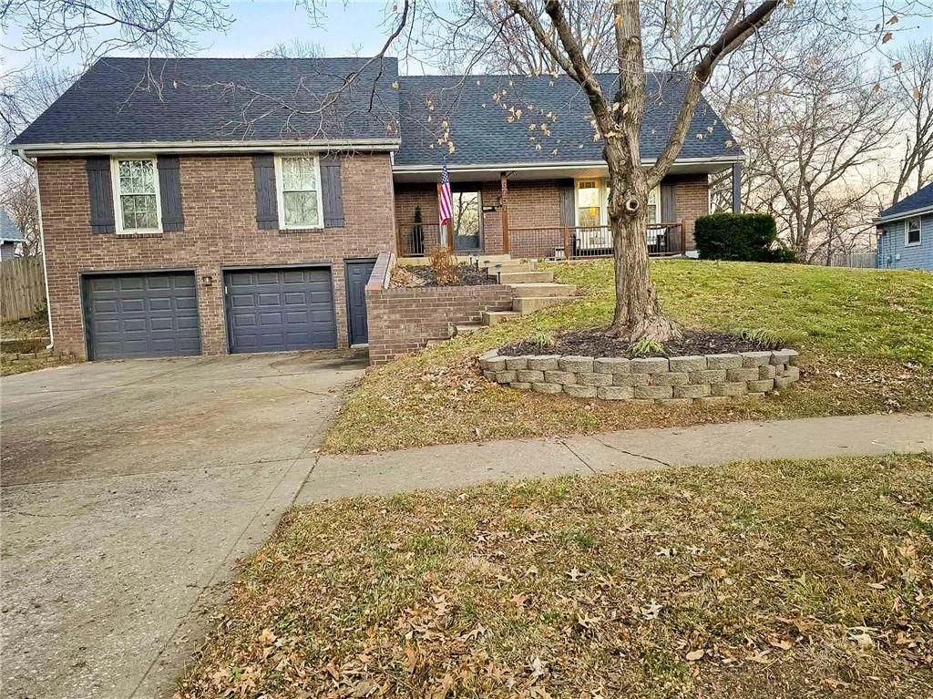 6757 N Garfield Avenue, Gladstone, MO 64118