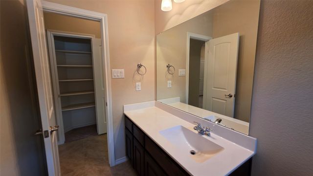 1912 Potrillo Lane, Fort Worth, TX 76131