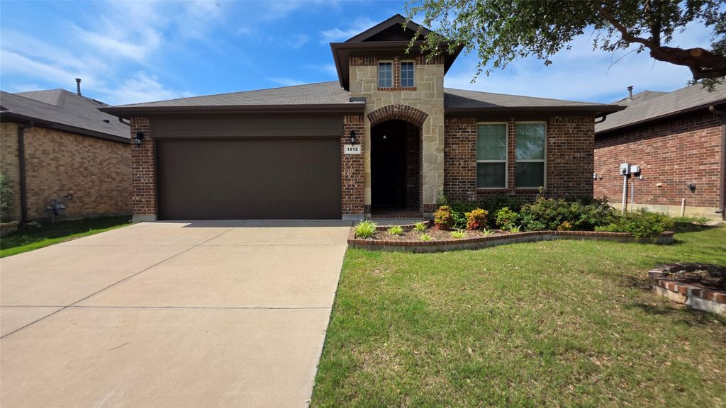 1912 Potrillo Lane, Fort Worth, TX 76131