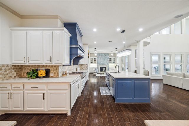 6007 Abercombie Lane, Sugar Land, TX 77479