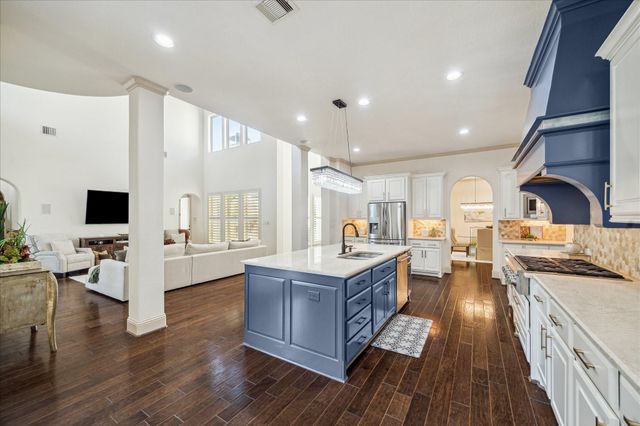 6007 Abercombie Lane, Sugar Land, TX 77479