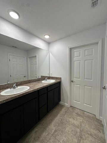 112 HOLLY VILLAGE DRIVE, Davenport, FL 33837