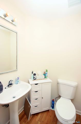 304 Sienna Drive 304, Danbury, CT 06810