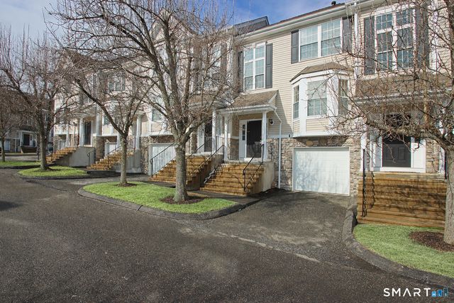 304 Sienna Drive 304, Danbury, CT 06810