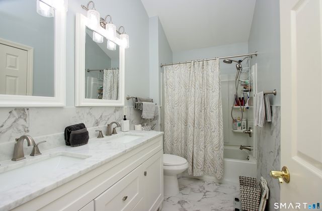 304 Sienna Drive 304, Danbury, CT 06810