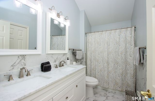 304 Sienna Drive 304, Danbury, CT 06810