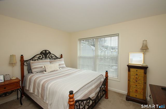 304 Sienna Drive 304, Danbury, CT 06810