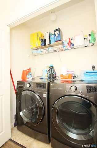 304 Sienna Drive 304, Danbury, CT 06810