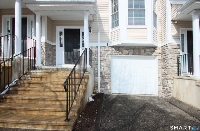 304 Sienna Drive 304, Danbury, CT 06810