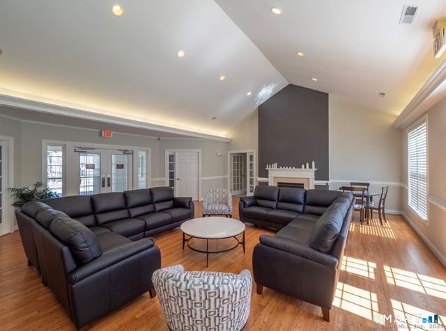 304 Sienna Drive 304, Danbury, CT 06810