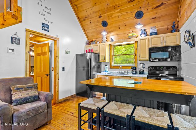 1017 Walini Way, Sevierville, TN 37876