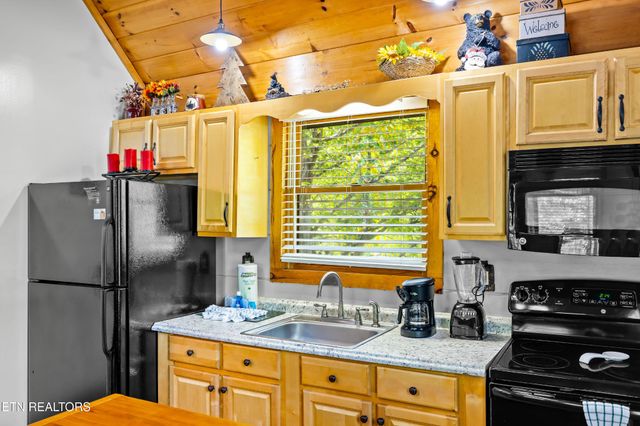 1017 Walini Way, Sevierville, TN 37876