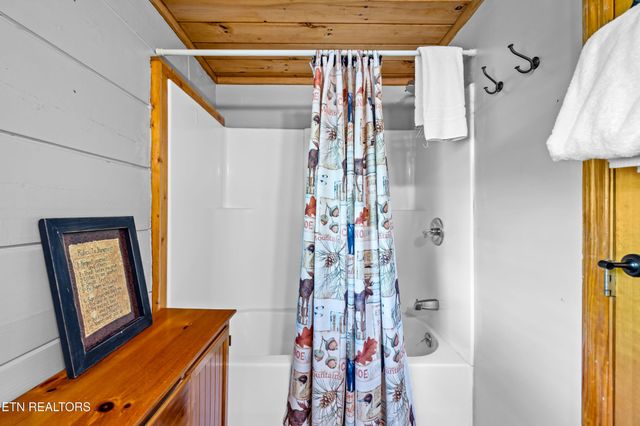 1017 Walini Way, Sevierville, TN 37876