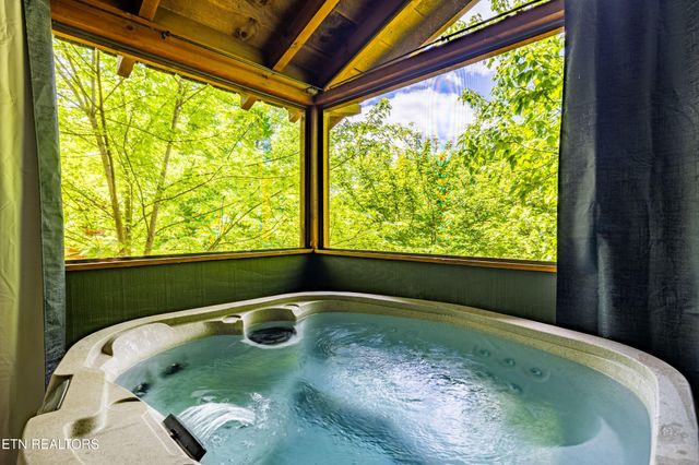 1017 Walini Way, Sevierville, TN 37876