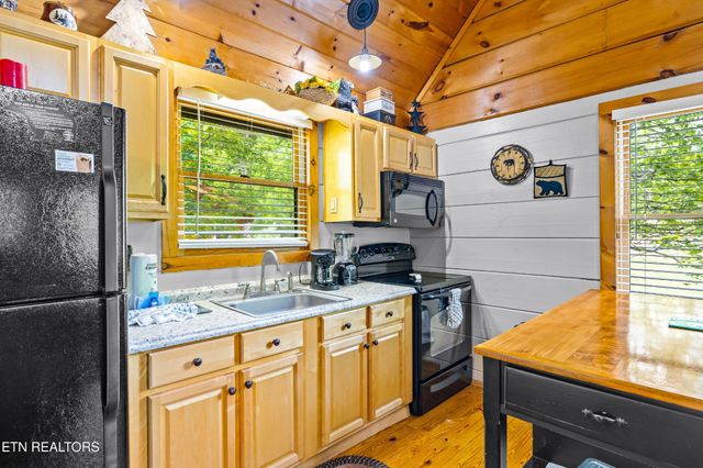 1017 Walini Way, Sevierville, TN 37876
