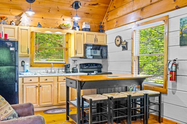 1017 Walini Way, Sevierville, TN 37876