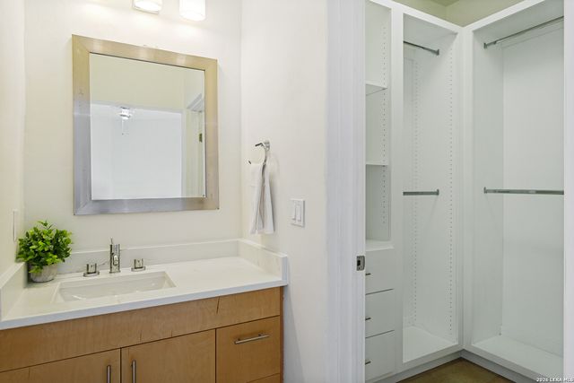910 Silent Hollow, San Antonio, TX 78260