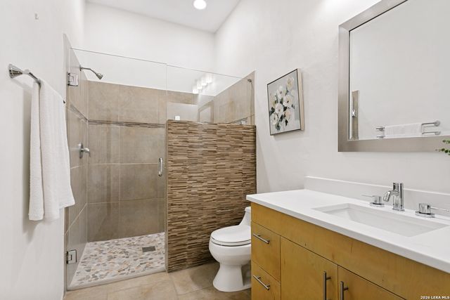 910 Silent Hollow, San Antonio, TX 78260