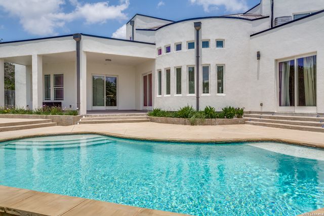 910 Silent Hollow, San Antonio, TX 78260