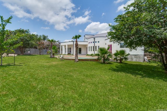 910 Silent Hollow, San Antonio, TX 78260