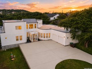 910 Silent Hollow, San Antonio, TX 78260