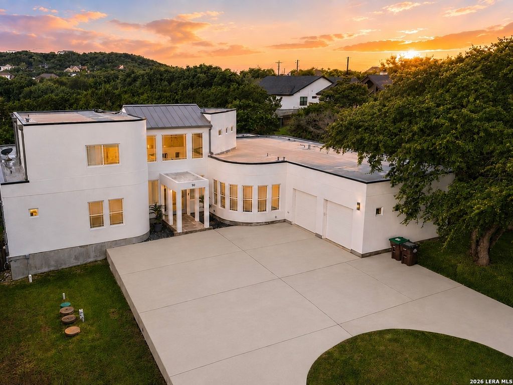 910 Silent Hollow, San Antonio, TX 78260