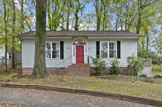709 Sharp St, Clinton, TN 37716