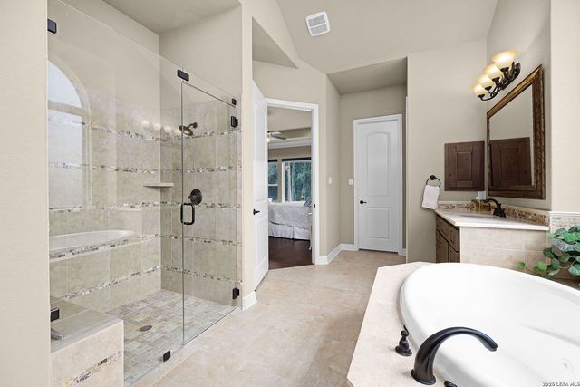 965 Woodland Oaks, New Braunfels, TX 78132