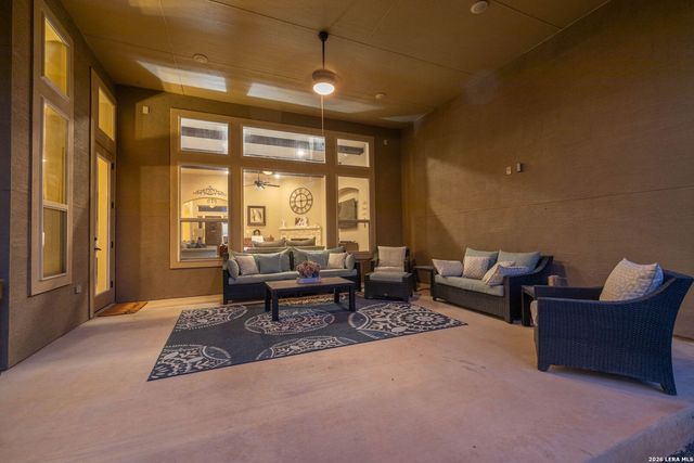 965 Woodland Oaks, New Braunfels, TX 78132